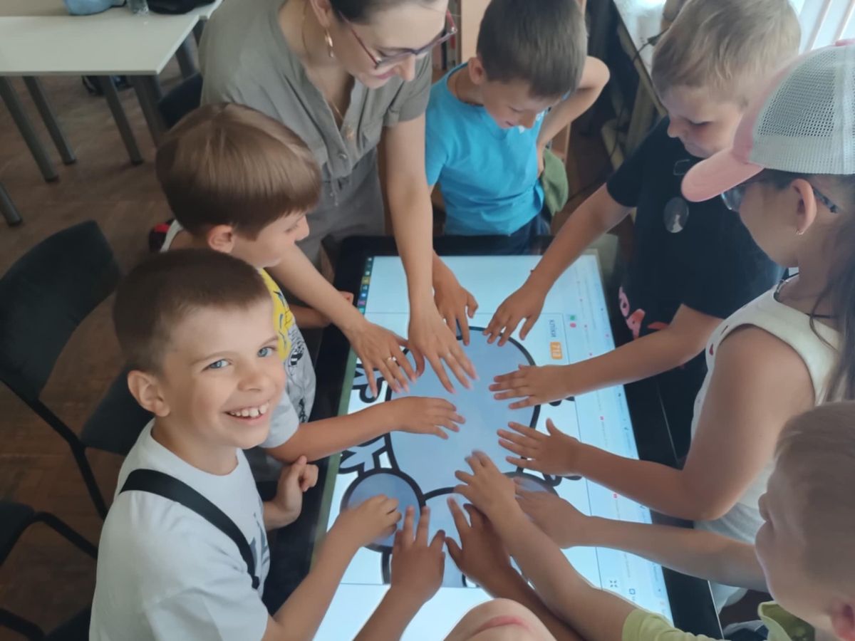 ЛІТНІ ПРИГОДИ З КНИГОЮ ТА ТЕХНОЛОГІЯМИ